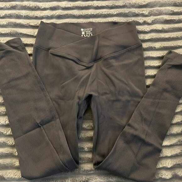 OQQ, front cross-over leggings, size M; gray - Picture 1 of 1